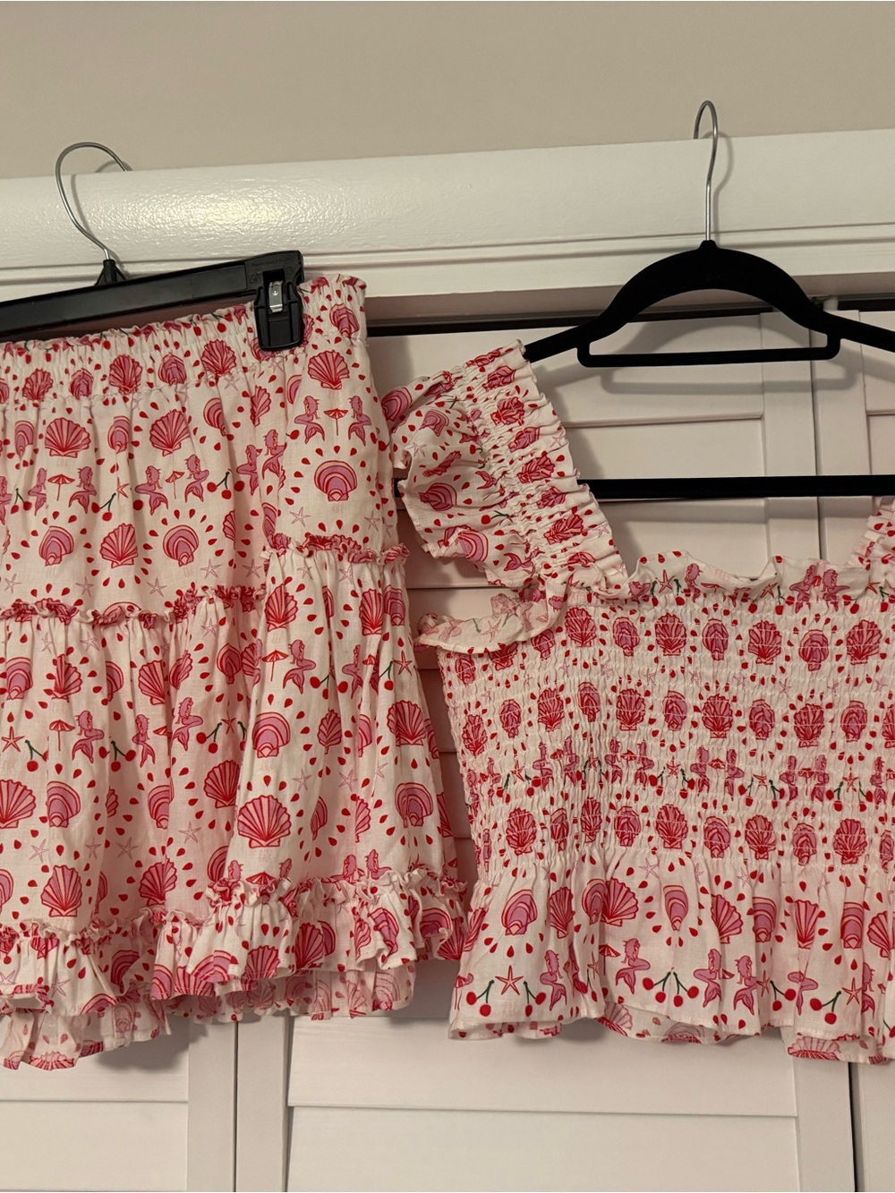 Hill House White and Coral Pink Smocked Shell-Print Top